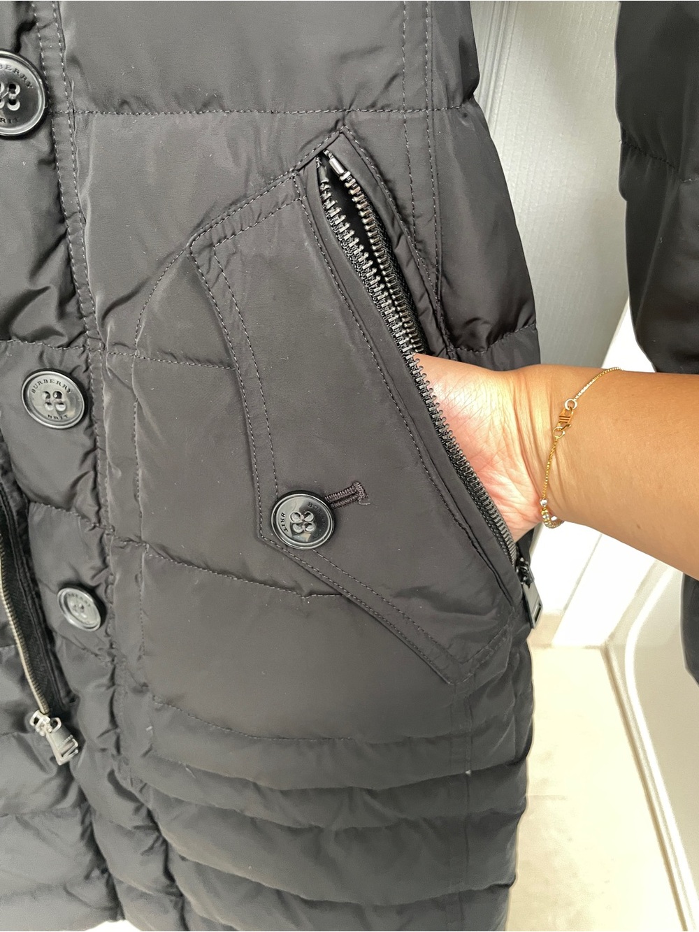 Burberry Brit Women's Black Quilted Belted Puffer Jacket - medium/large - Picture 11 of 13